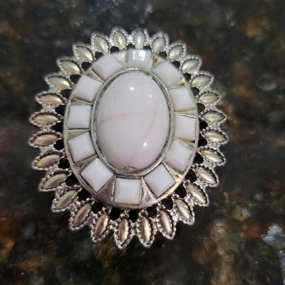 Vintage Bohemian Ring in Ivory - Picture 1 of 3